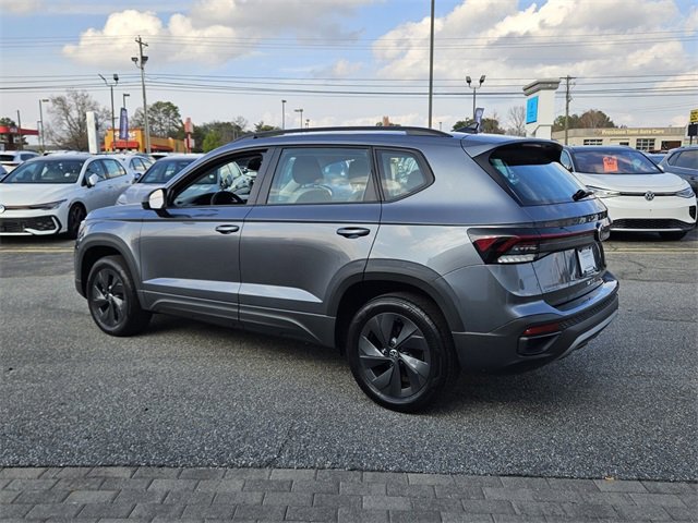 Used 2025 Volkswagen Taos S image 9