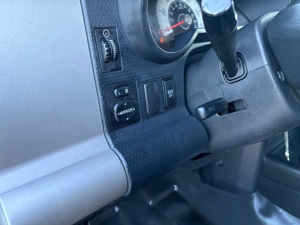 Used 2012 Toyota FJ Cruiser 4WD w/ Convenience Pkg image 26