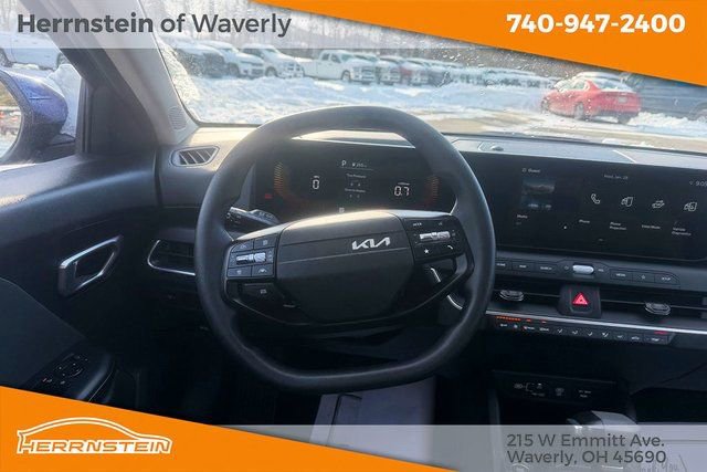 Used 2025 Kia K4 LXS image 7