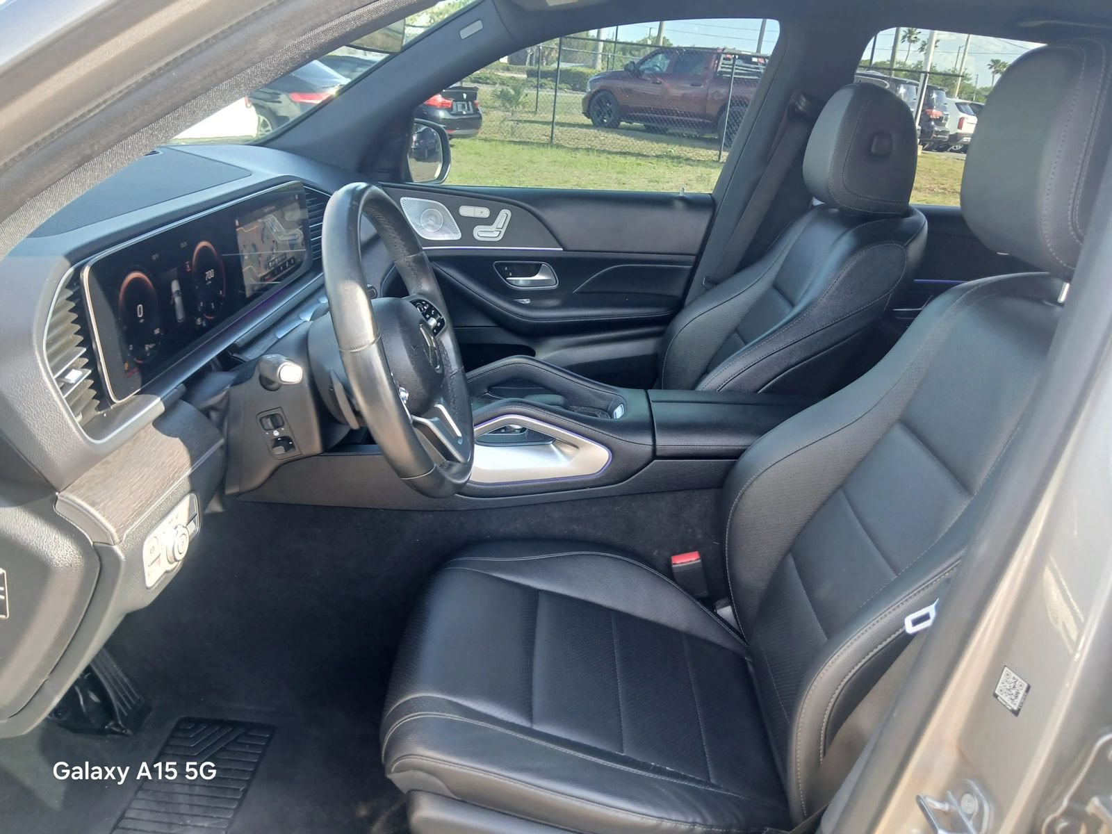 Used 2020 Mercedes-Benz GLE 350 4MATIC w/ Premium Package image 9
