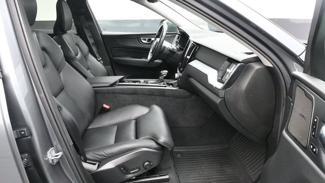 Used 2019 Volvo XC60 T6 Momentum w/ Advanced Package AWD/4WD image 11