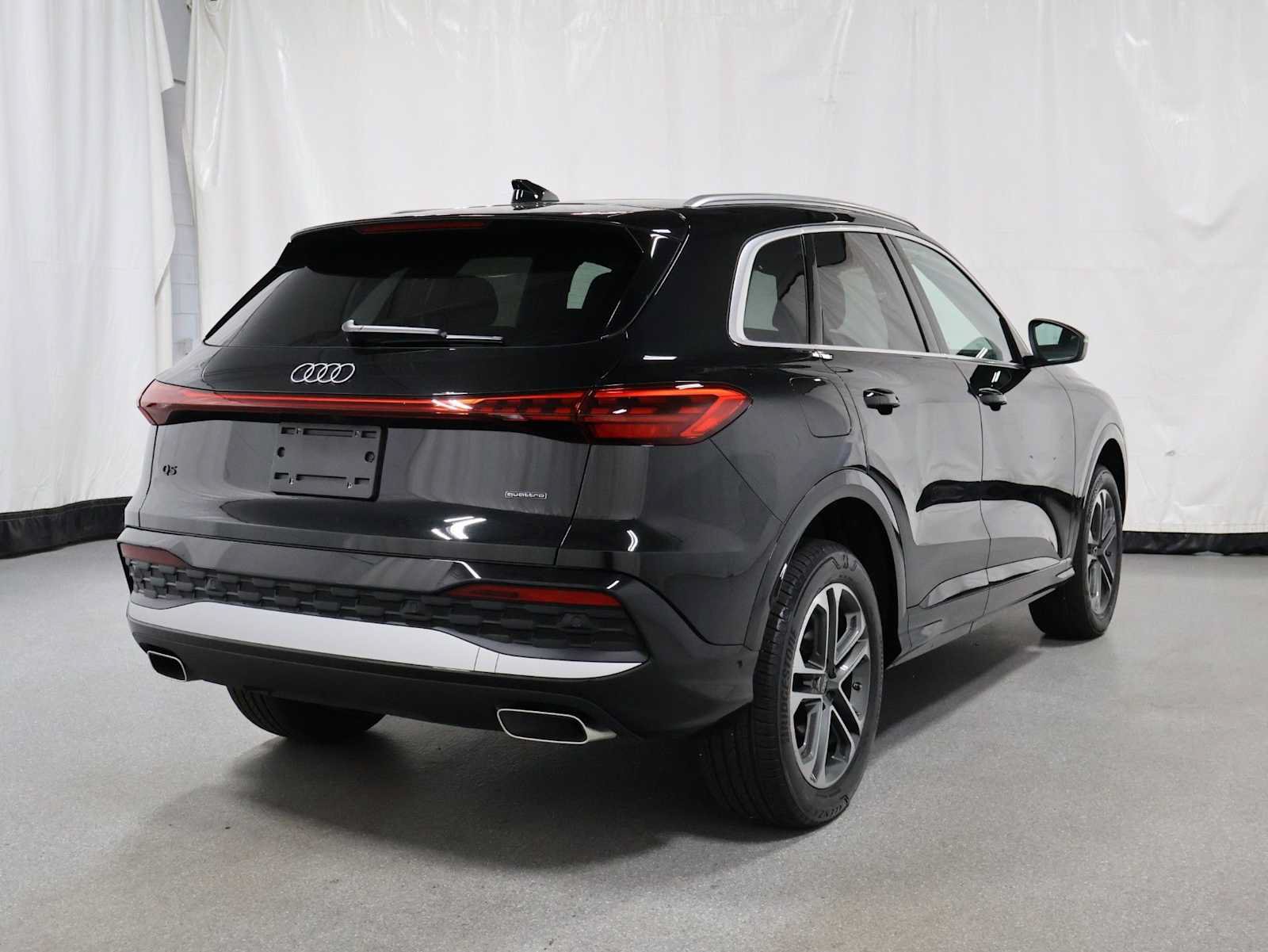Certified 2025 Audi Q5 Premium w/ Convenience Package AWD/4WD image 9