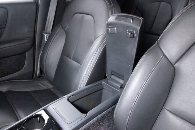 Certified 2025 Volvo XC40 B5 Core w/ Climate Package AWD/4WD image 13