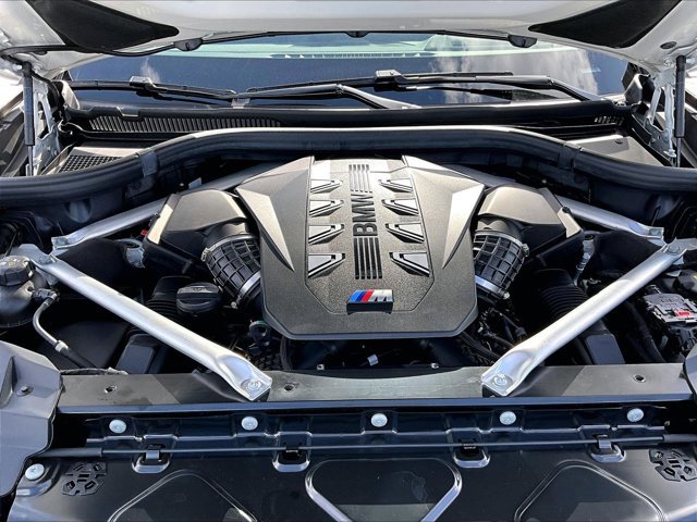 Used 2025 BMW X7 M60i w/ Executive Package image 11