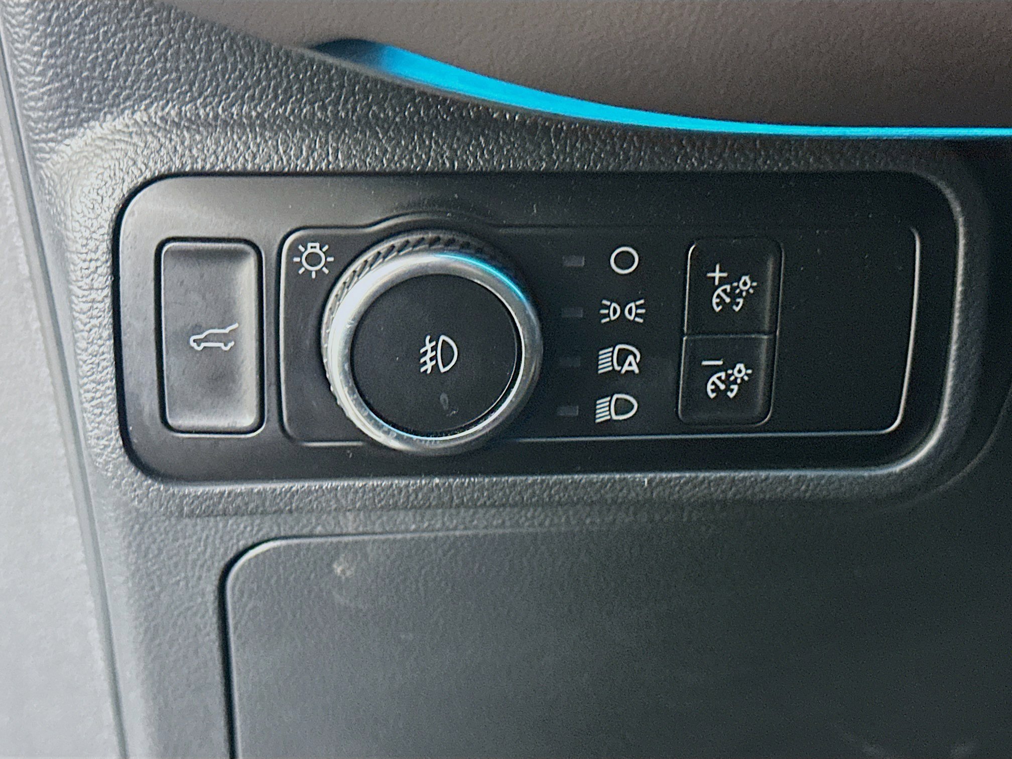 Used 2025 Ford Explorer Platinum w/ LUX Leather Package image 17