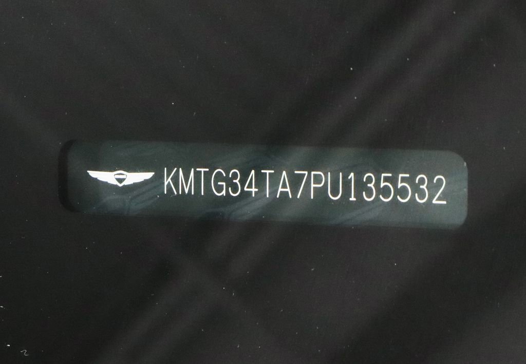 Used 2023 Genesis G70 2.0T image 33