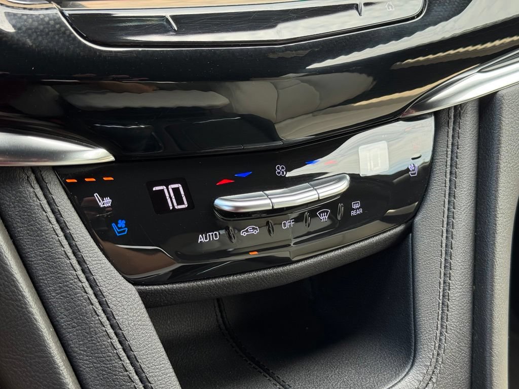 Used 2023 Cadillac XT6 Sport w/ Technology Package AWD/4WD image 36