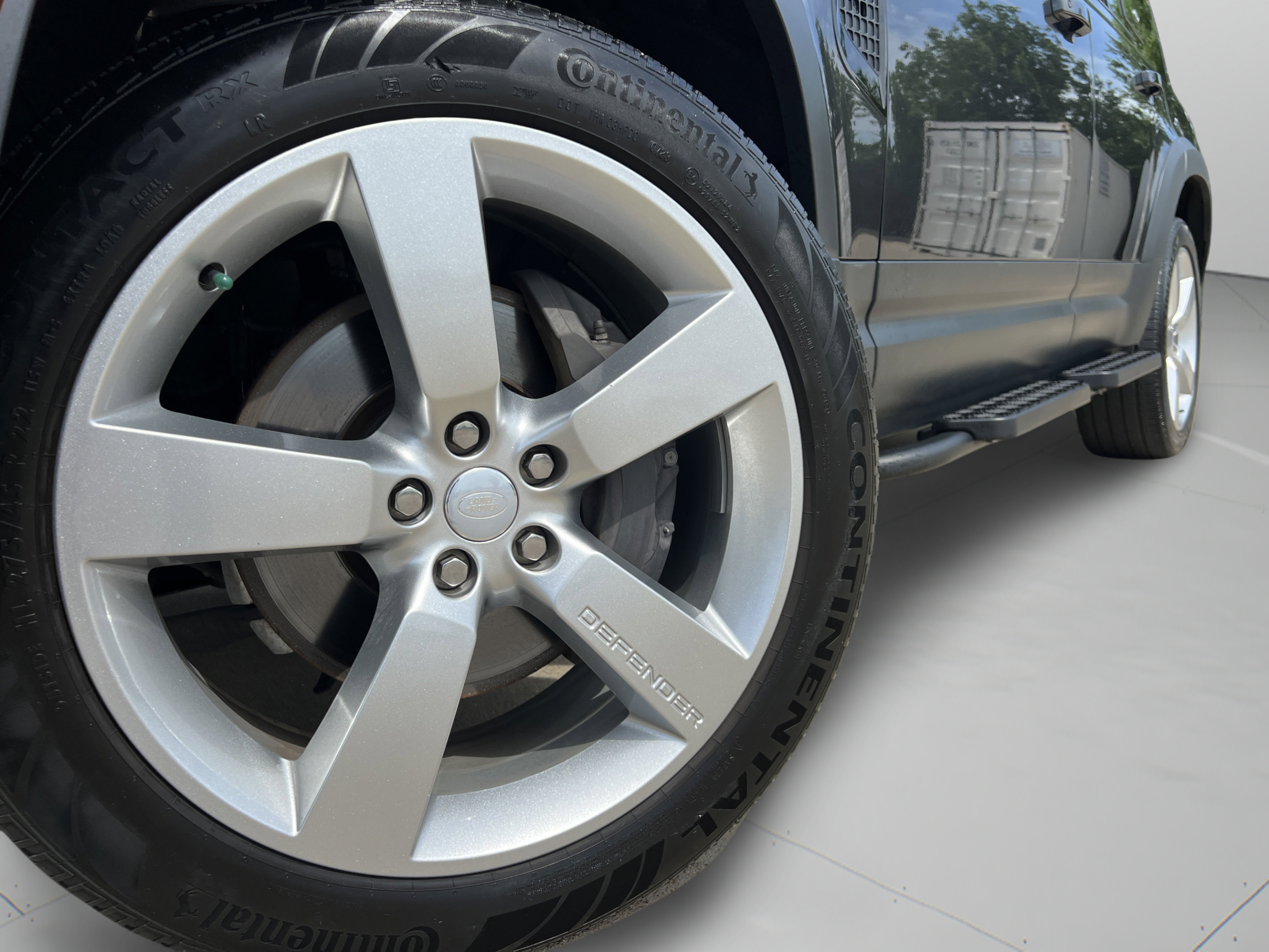 Used 2023 Land Rover Defender 130 First Edition AWD/4WD image 34