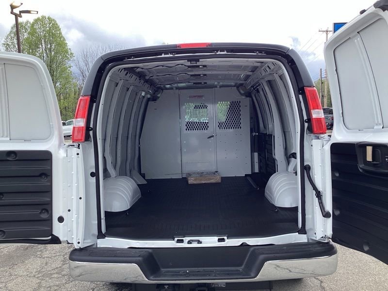 New 2026 Chevrolet Express 2500 w/ Driver Convenience Package RWD image 14