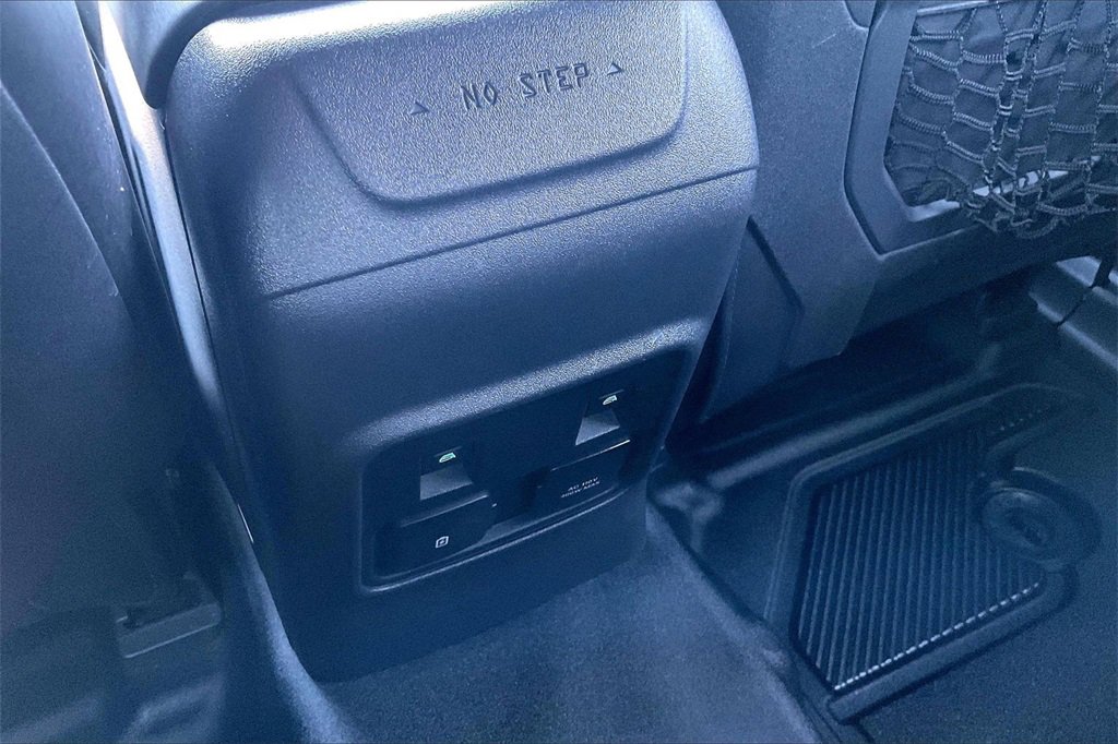 Used 2022 Ford Bronco Black Diamond w/ Sasquatch Package image 32