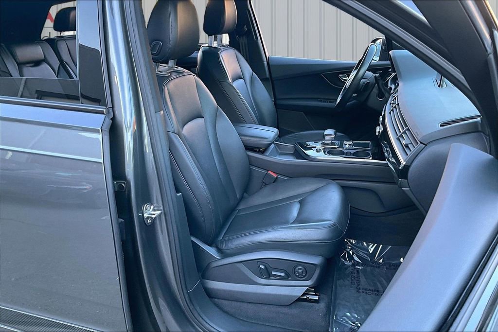Used 2019 Audi Q7 3.0T Prestige w/ Prestige Package AWD/4WD image 29