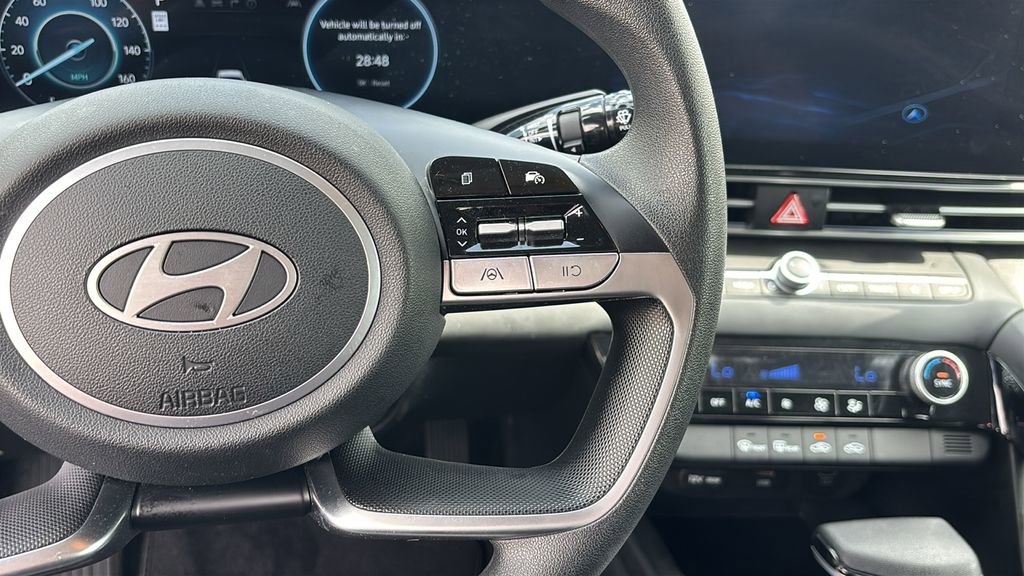 Used 2024 Hyundai Elantra Blue FWD image 18