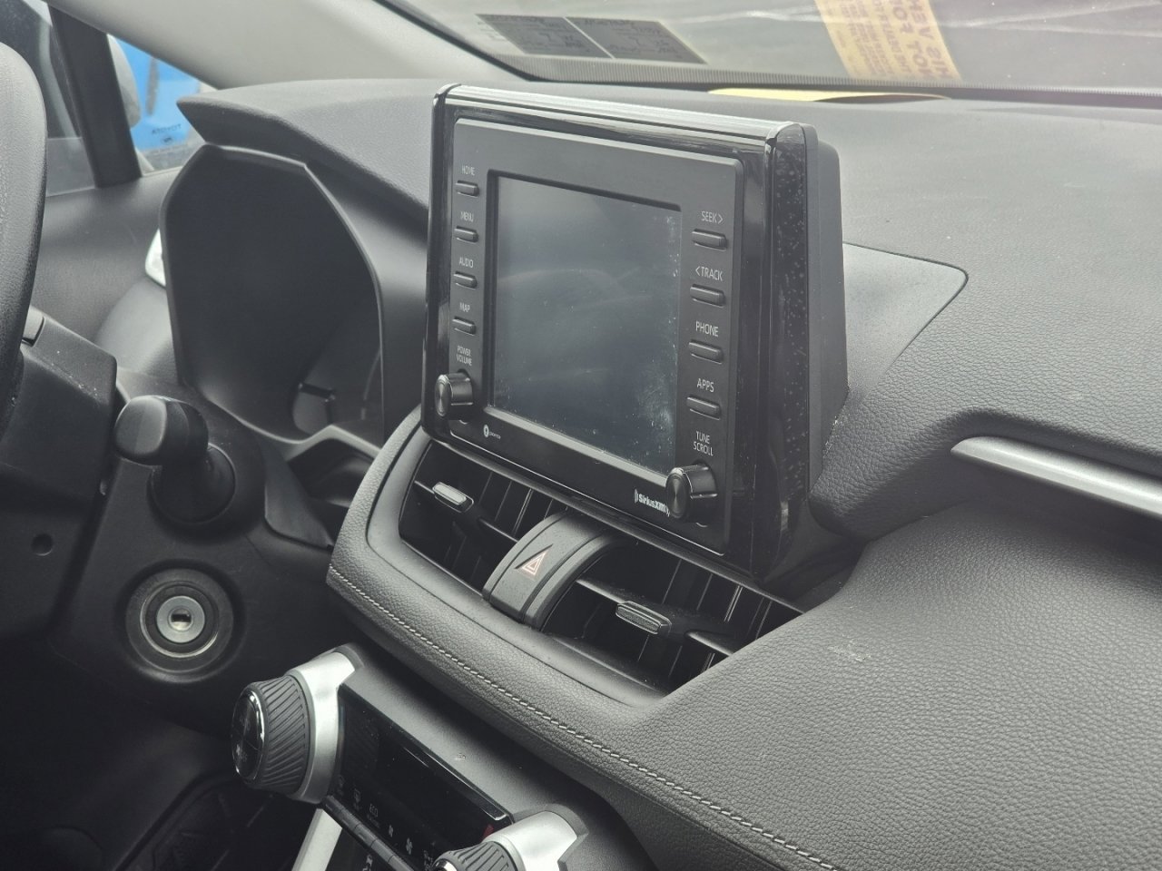 Used 2022 Toyota RAV4 LE AWD/4WD image 17
