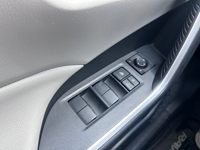 Used 2019 Toyota RAV4 XLE AWD/4WD image 30