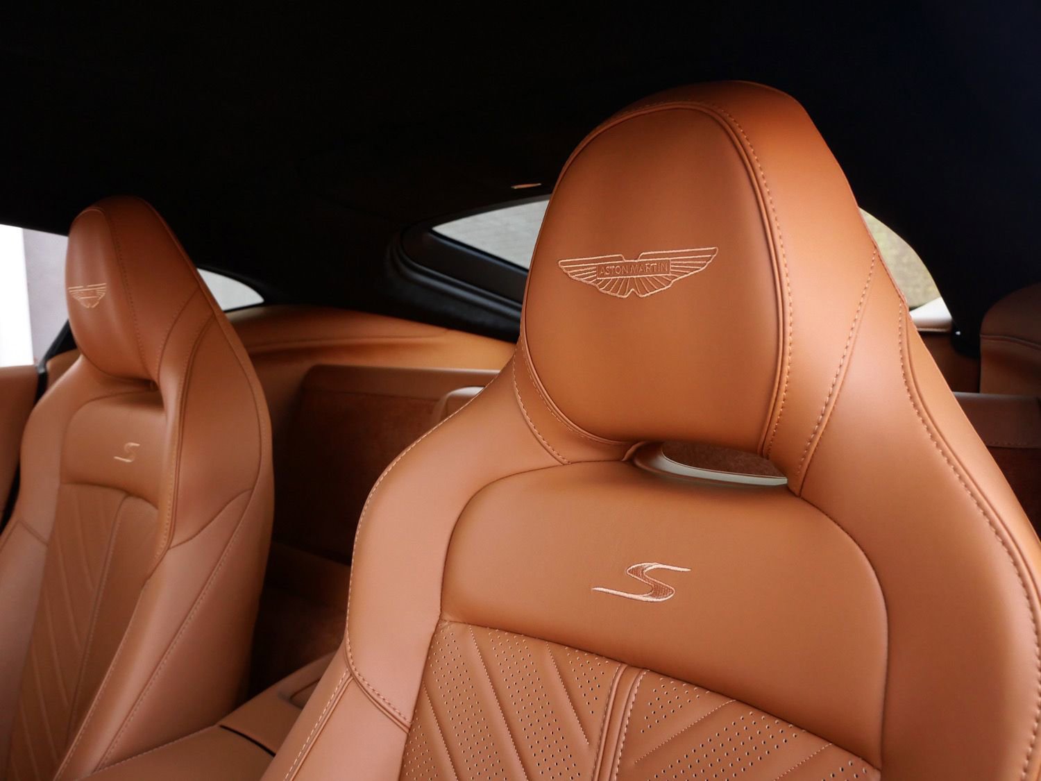 New 2026 Aston Martin V8 Vantage S RWD image 5