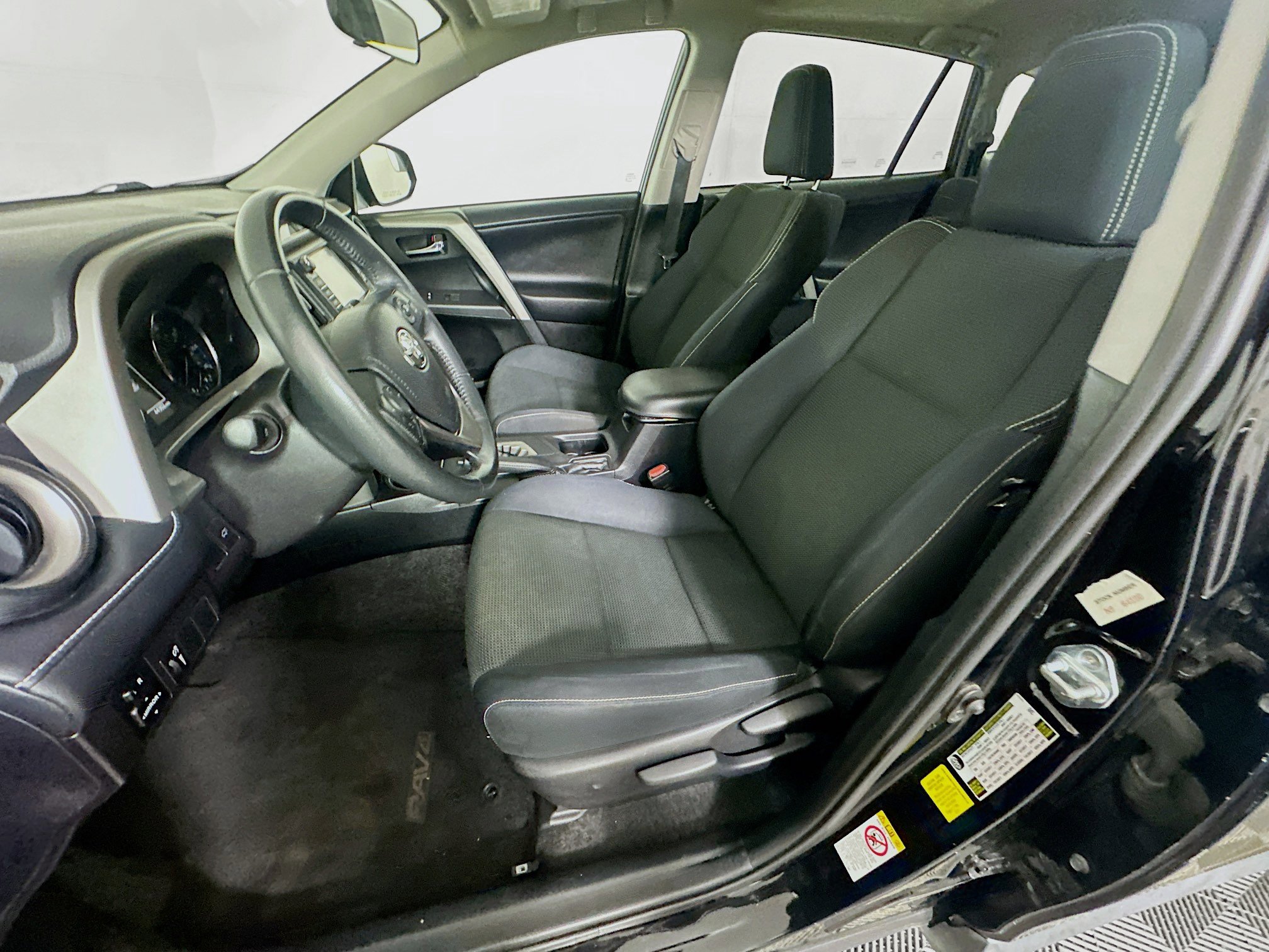 Used 2016 Toyota RAV4 XLE FWD image 13