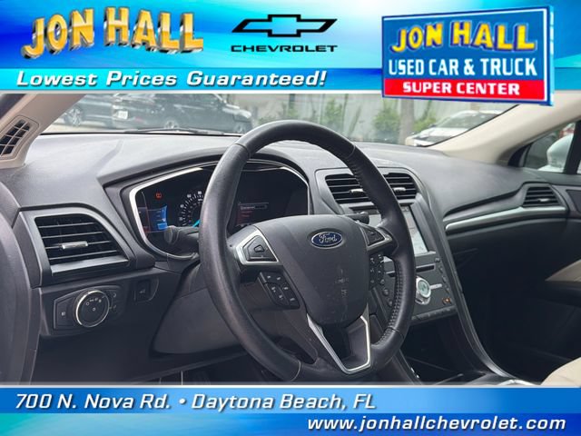 Used 2017 Ford Fusion Titanium FWD image 18