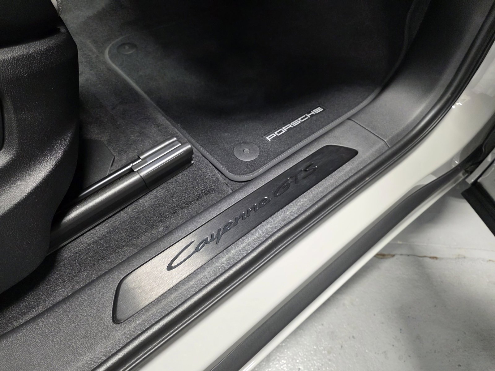 New 2026 Porsche Cayenne GTS image 21