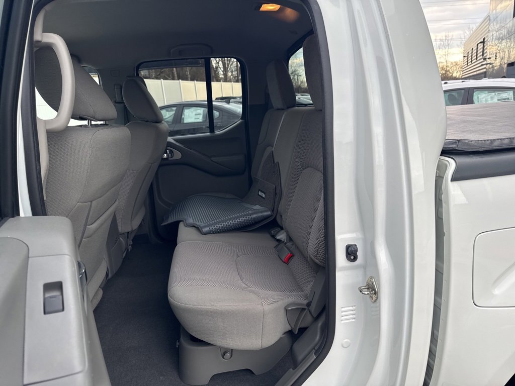 Used 2019 Nissan Frontier SV image 9