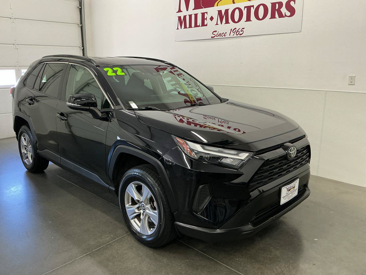 Used 2022 Toyota RAV4 XLE AWD/4WD image 1