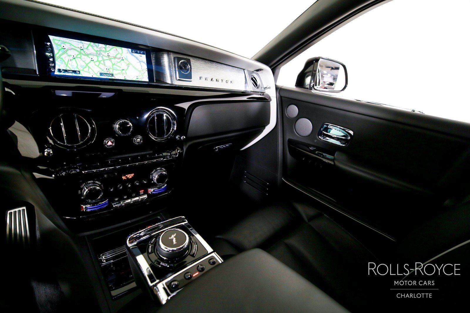 Used 2020 Rolls-Royce Phantom Sedan RWD image 16