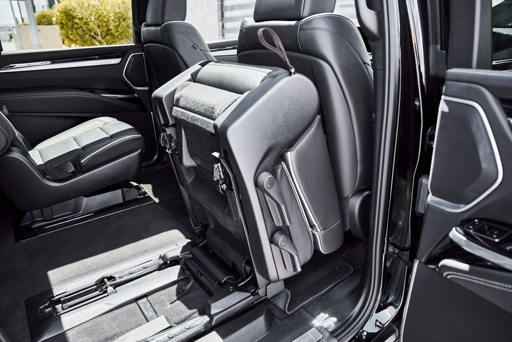 Used 2025 Cadillac Escalade ESV Sport AWD/4WD image 45