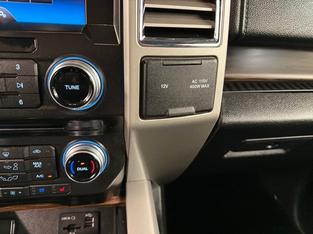 Used 2015 Ford F150 Lariat w/ Equipment Group 502A Luxury AWD/4WD image 18