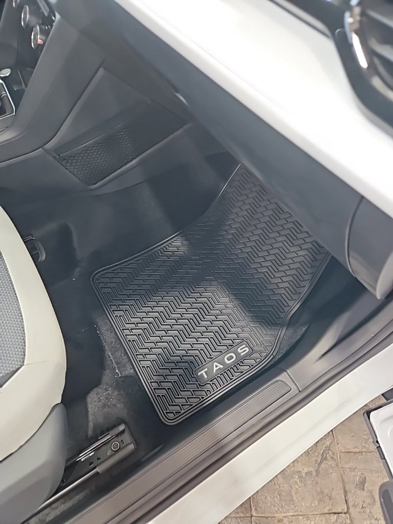 New 2026 Volkswagen Taos S image 14