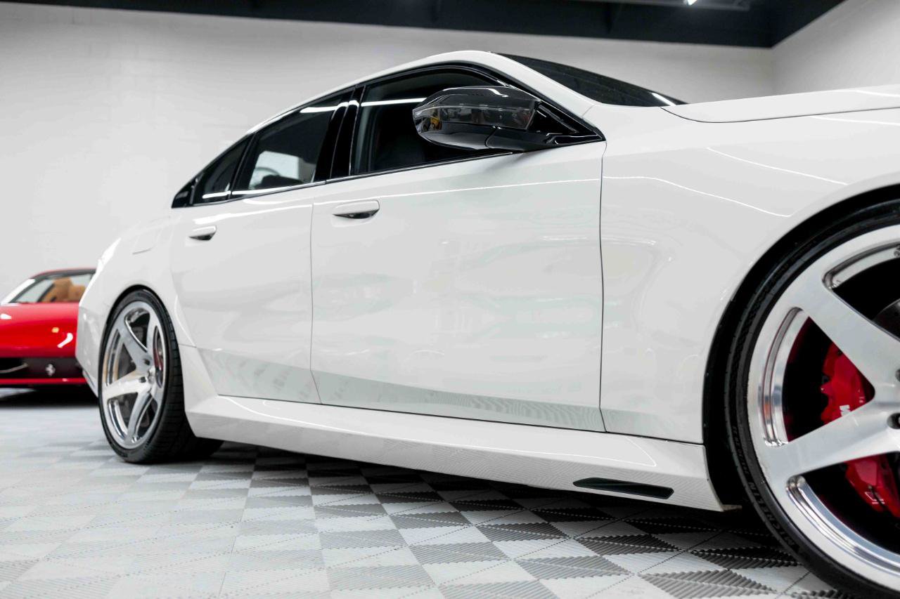 Used 2025 BMW M5 w/ Carbon Package AWD/4WD image 17