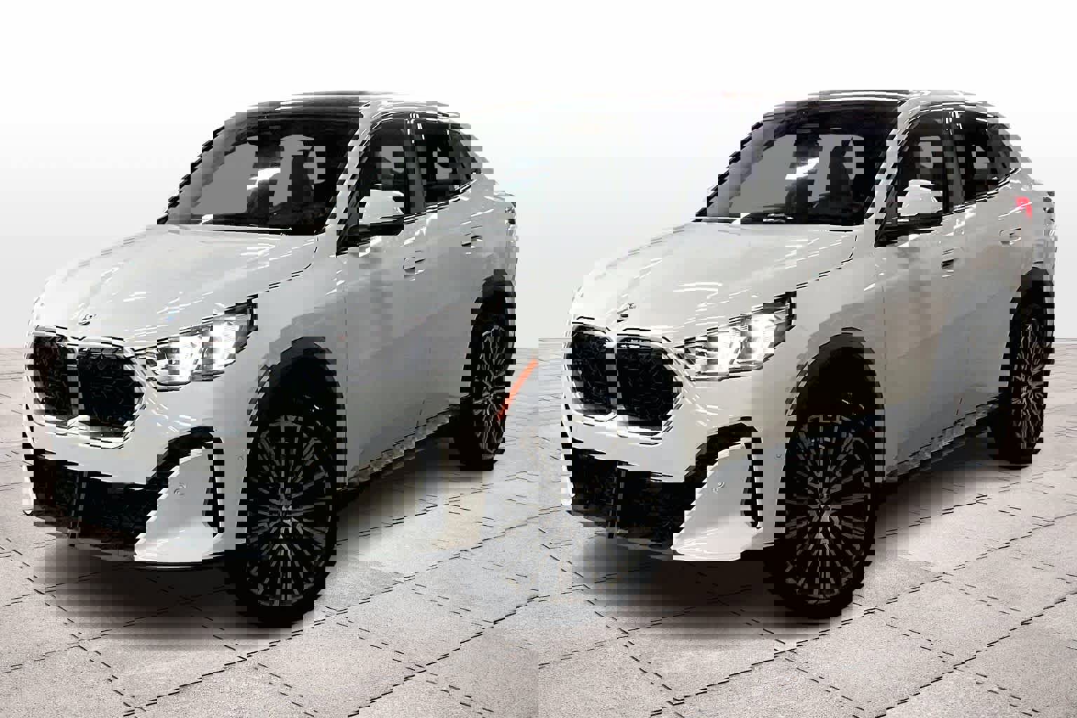 Used 2025 BMW X2 xDrive28i w/ Technology Package image 1
