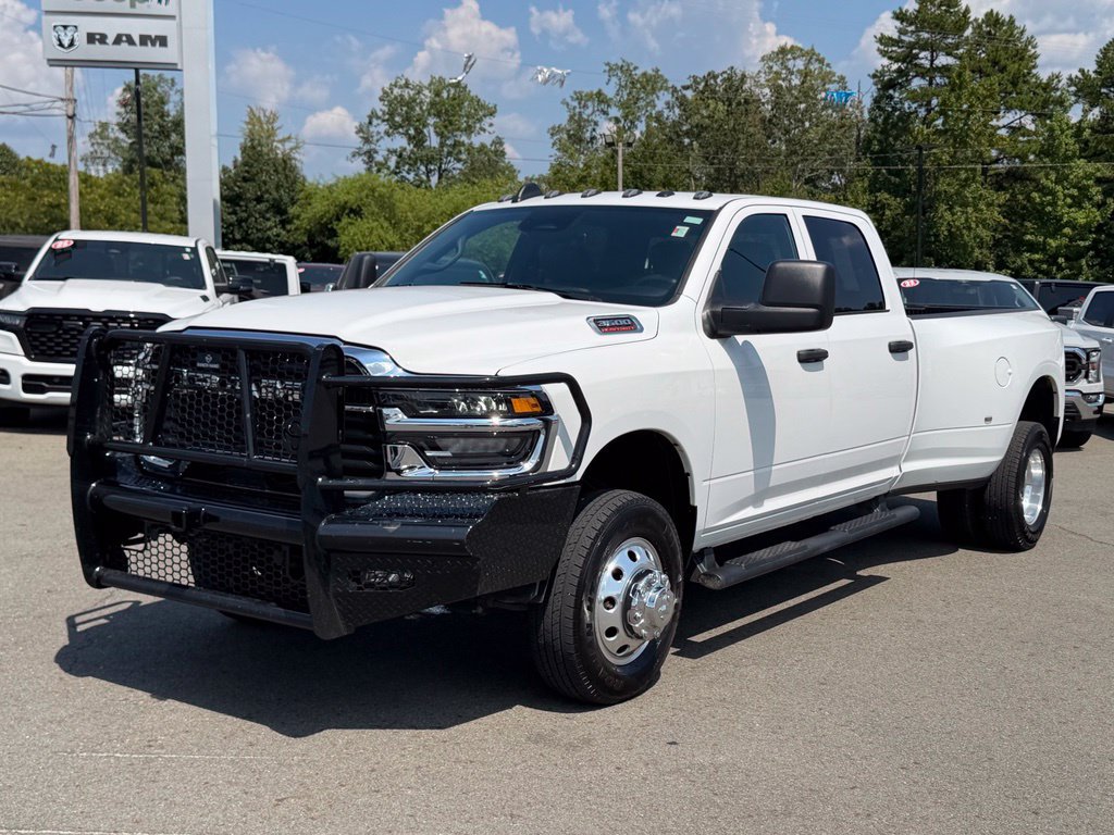 Used 2025 RAM 3500 Tradesman w/ Chrome Appearance Group AWD/4WD image 8