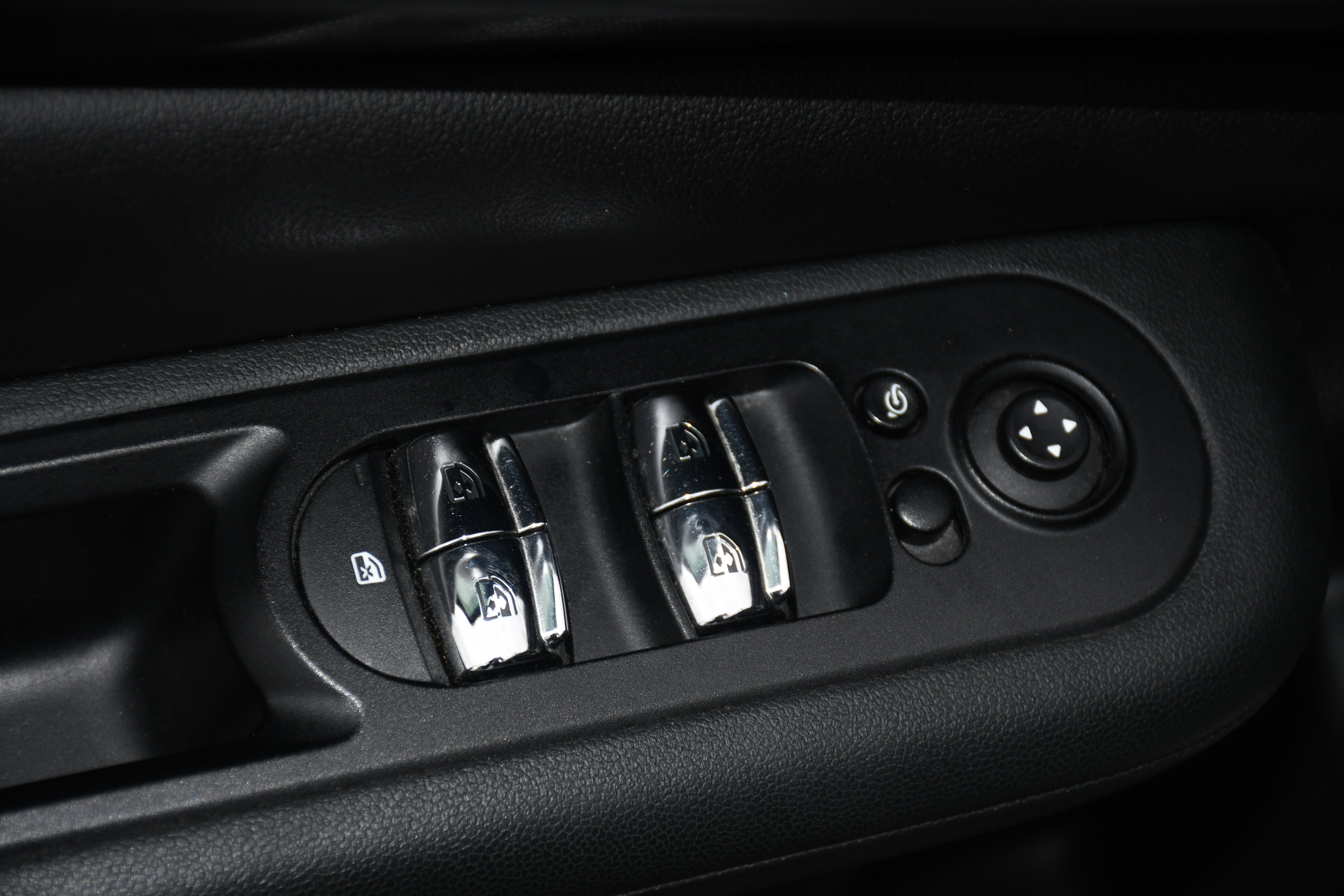 Used 2017 MINI Cooper Clubman ALL4 image 11