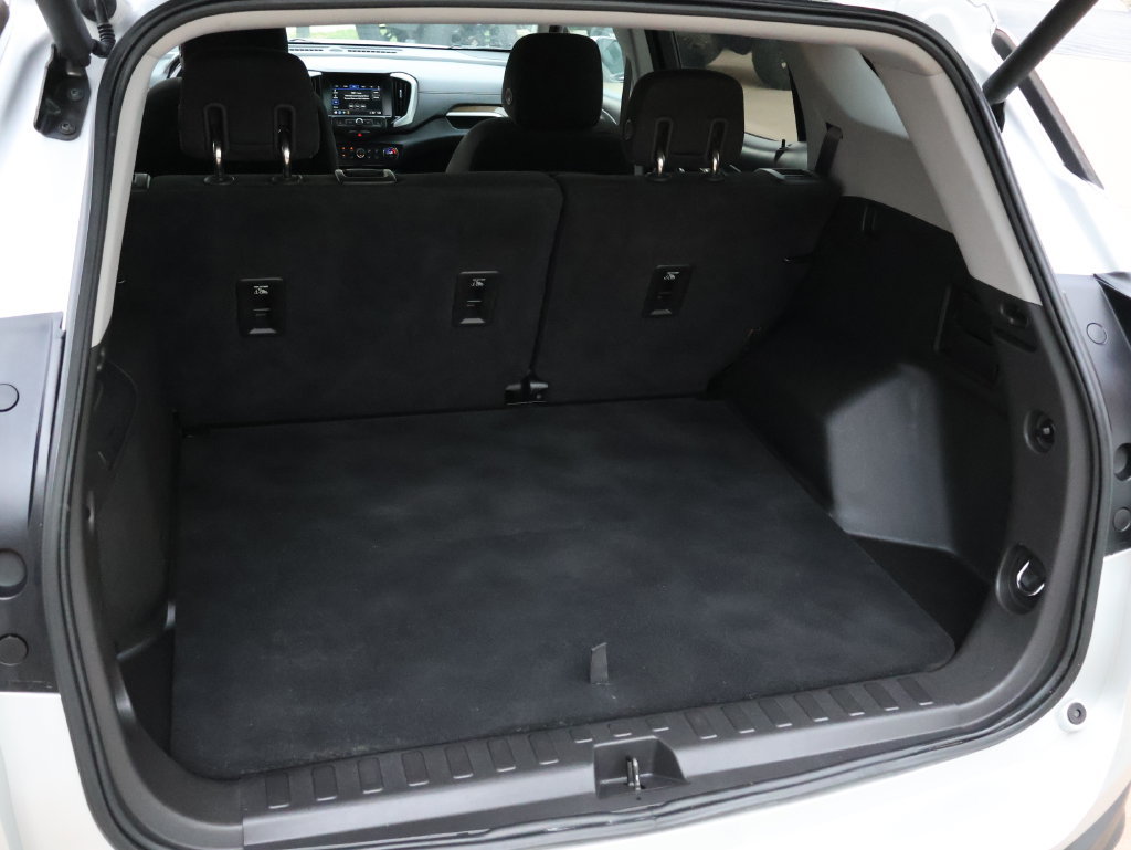 Used 2018 GMC Terrain SLE w/ Driver Convenience Package FWD image 7