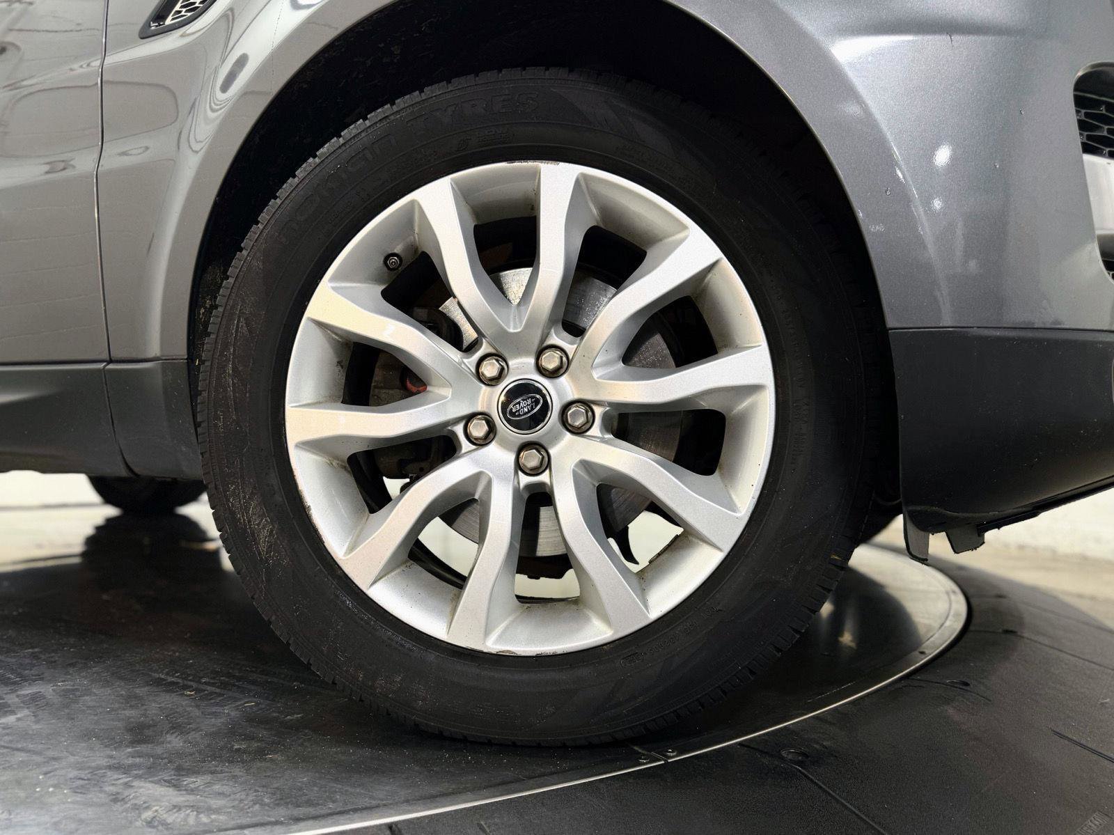 Used 2014 Land Rover Range Rover Sport HSE image 10