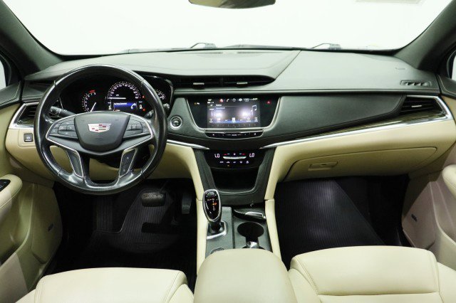 Used 2019 Cadillac XT5 FWD image 24