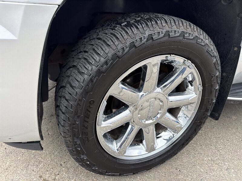 Used 2012 GMC Yukon Denali AWD/4WD image 13