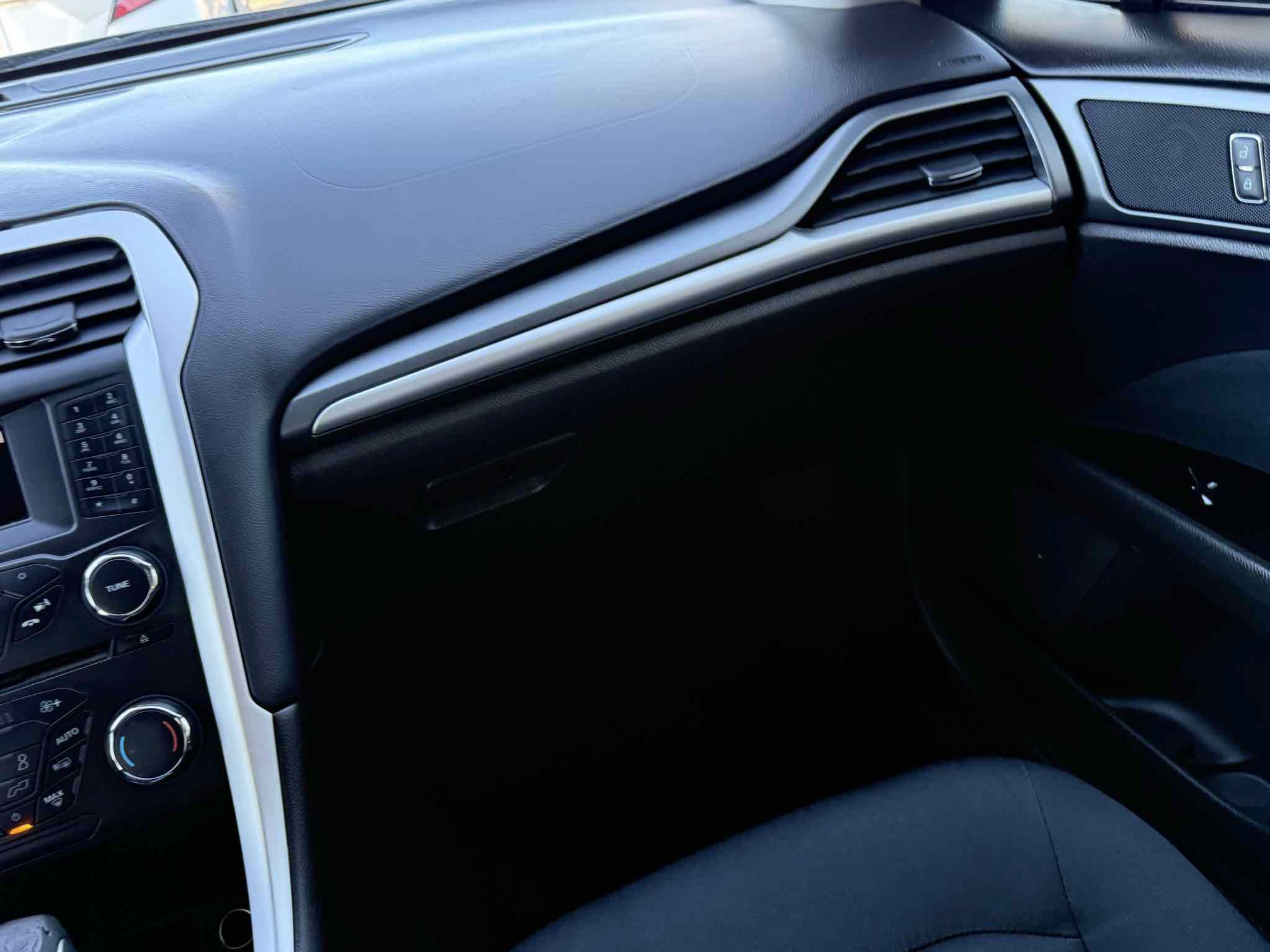 Used 2016 Ford Fusion SE FWD image 50