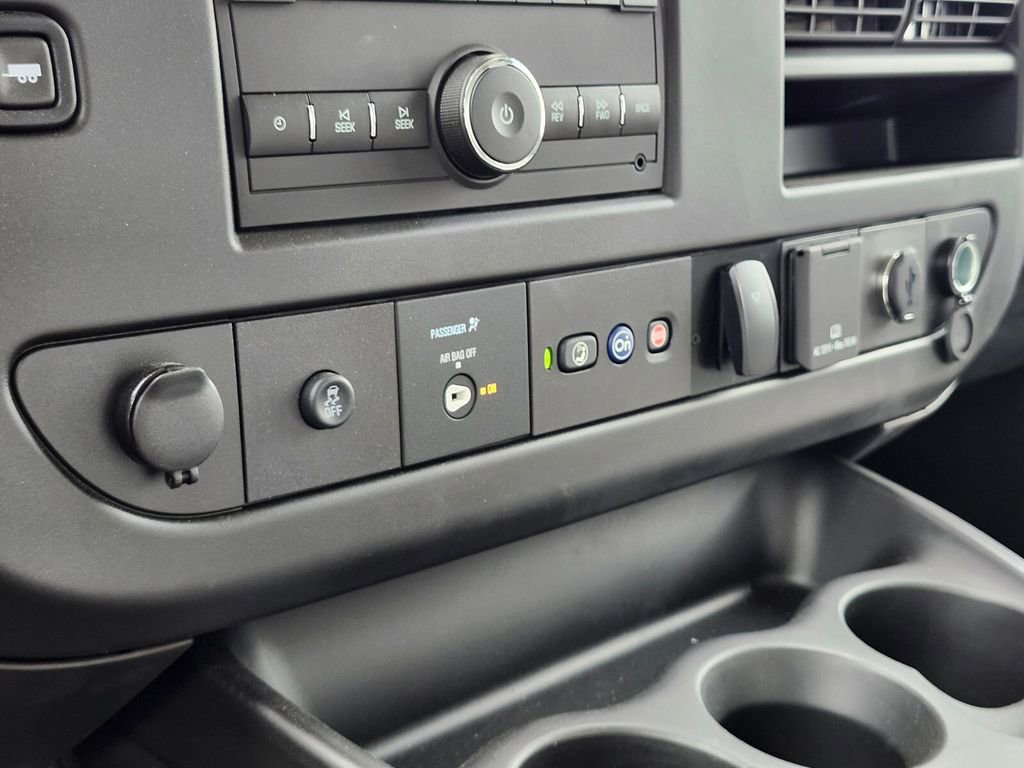 Used 2022 Chevrolet Express 3500 w/ Power Convenience Package image 15