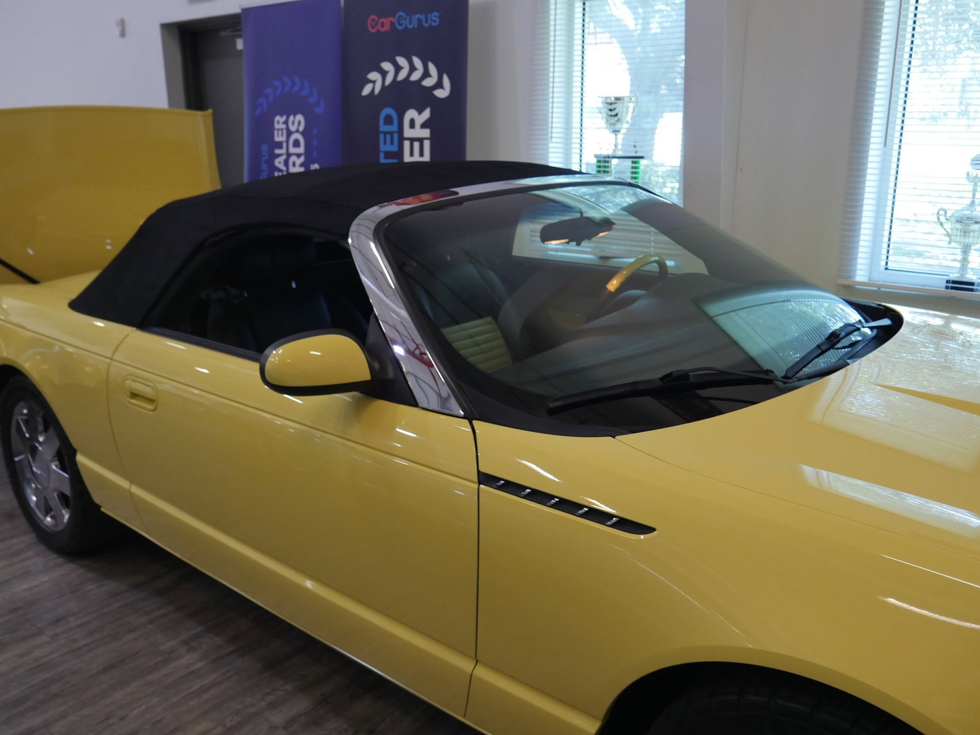 Used 2002 Ford Thunderbird RWD image 85