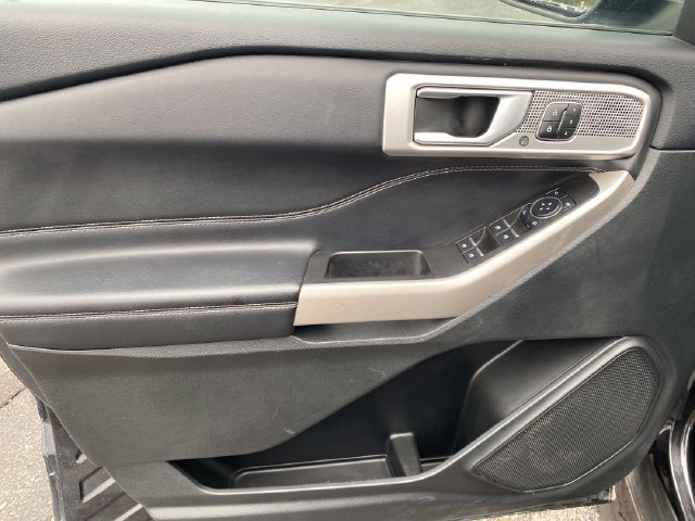 Used 2023 Ford Explorer Limited AWD/4WD image 18