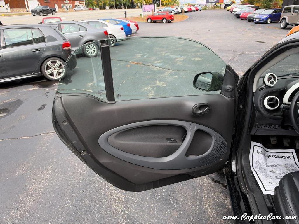 Used 2016 smart fortwo Coupe RWD image 5