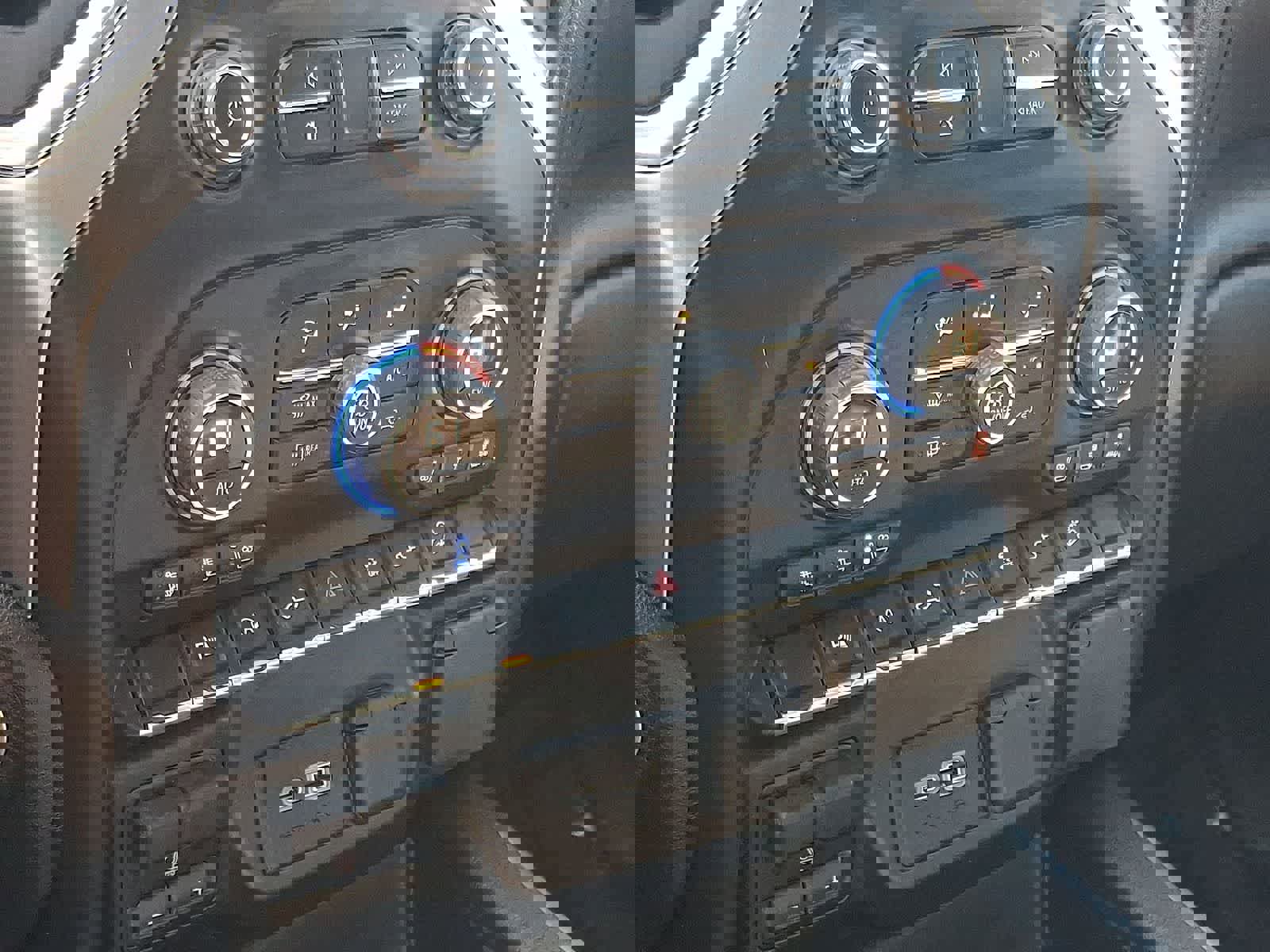 Used 2021 Chevrolet Silverado 1500 LTZ image 23