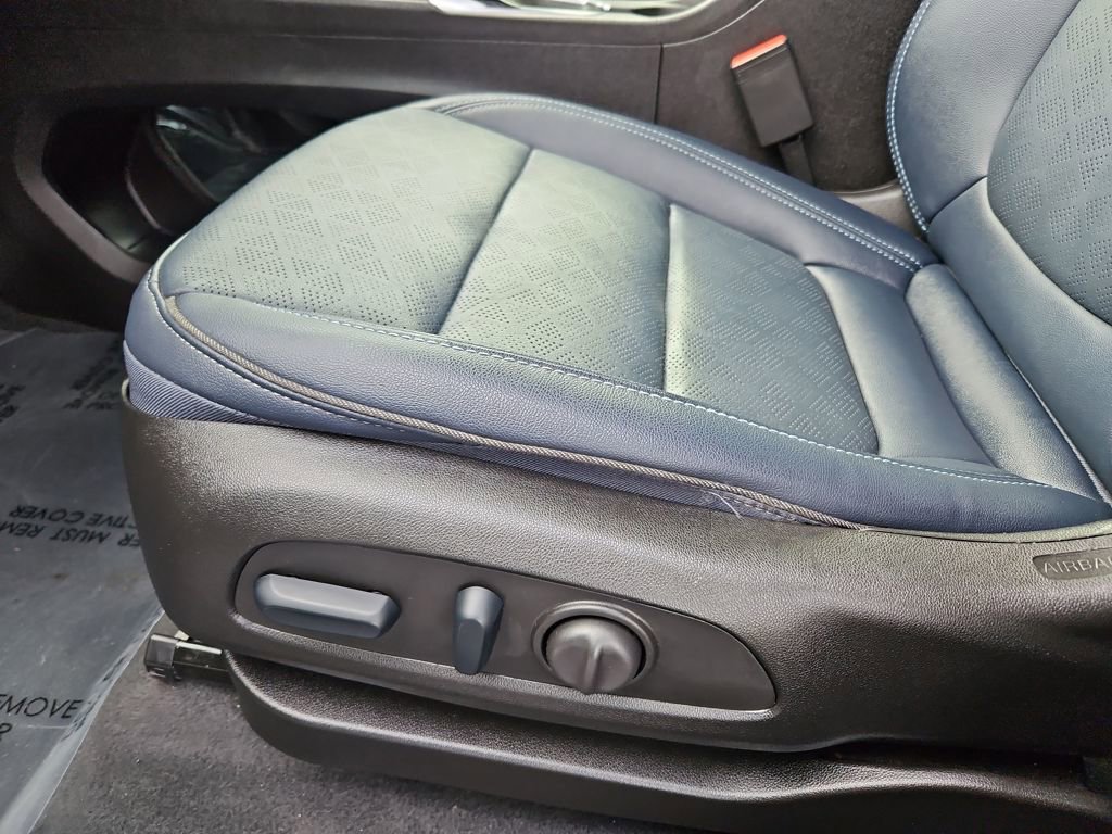 Used 2023 Chevrolet Bolt EUV LT w/ Convenience Package image 24