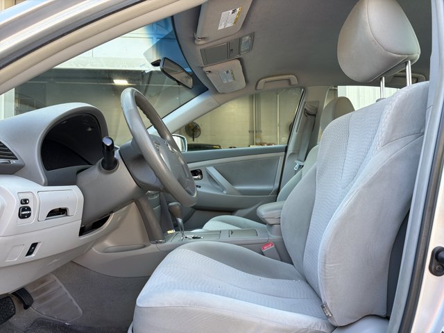 Used 2011 Toyota Camry LE FWD image 9