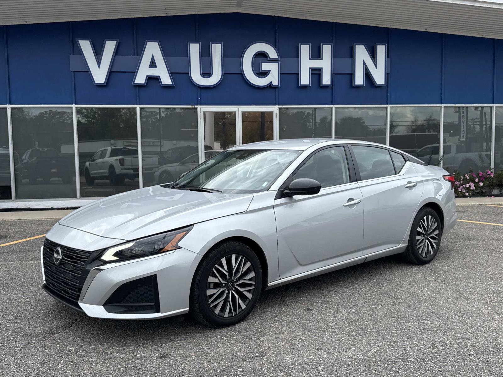 Used 2024 Nissan Altima 2.5 SV