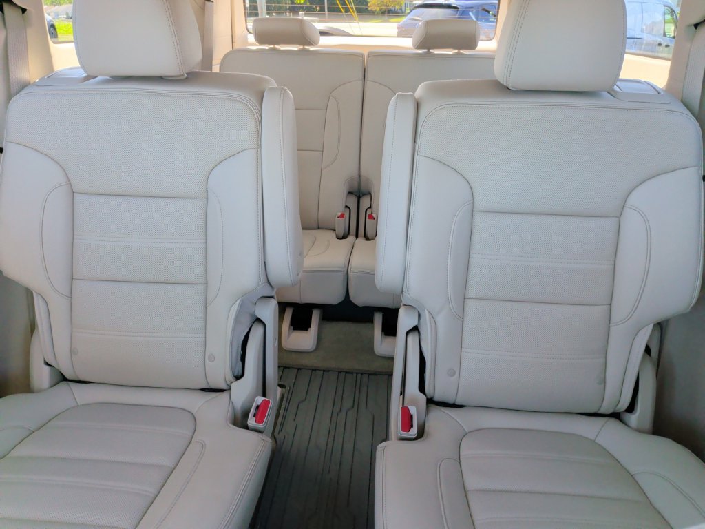 Used 2023 GMC Acadia Denali w/ Denali Ultimate Package AWD/4WD image 8