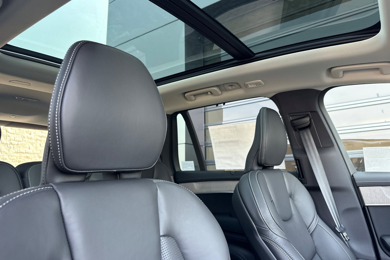New 2026 Volvo XC90 B6 Ultra w/ Protection Package image 19
