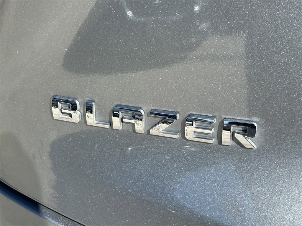 Used 2025 Chevrolet Blazer LT image 11