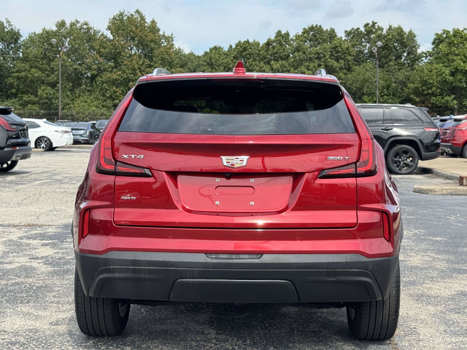 Certified 2024 Cadillac XT4 Luxury w/ Cold Weather Package AWD/4WD image 6