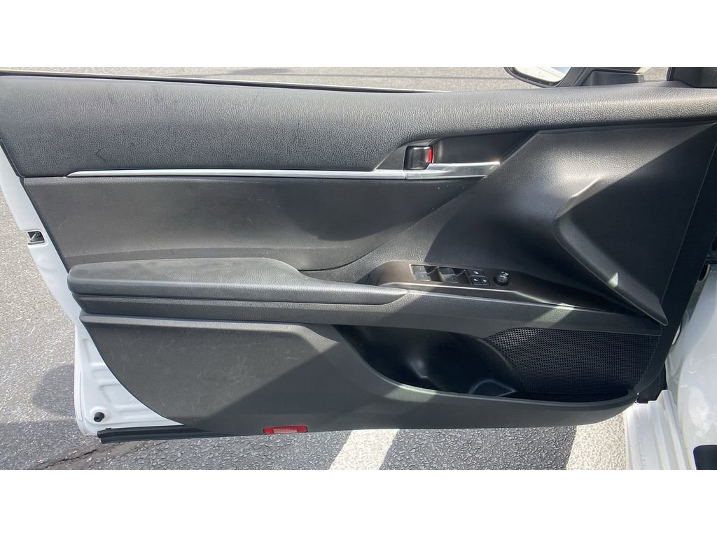 Used 2021 Toyota Camry SE image 7